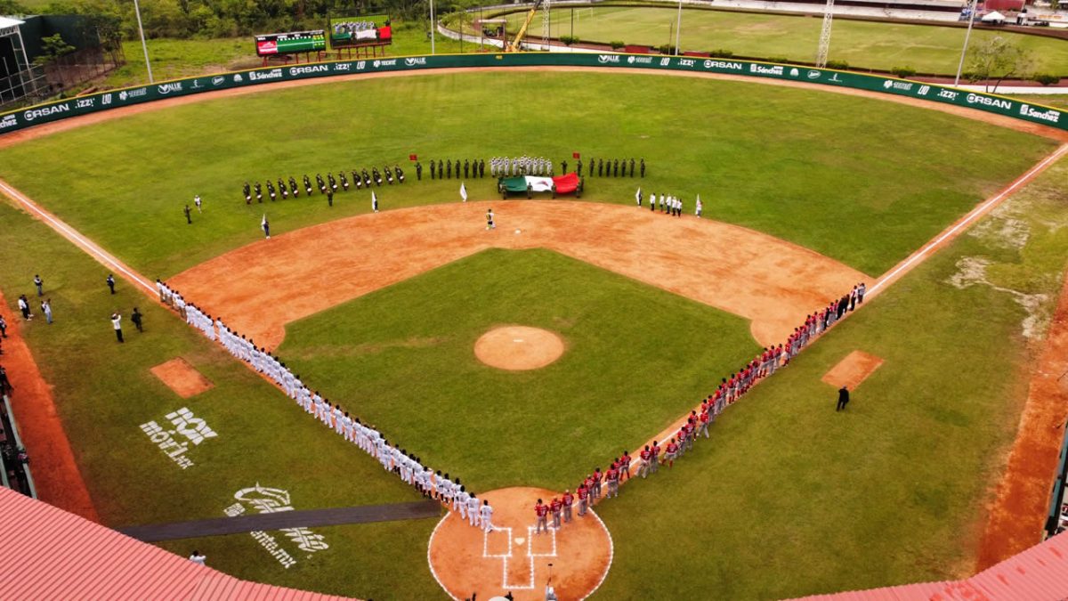 Reinauguran estadio y hace historia Macuspana con el inicio de la